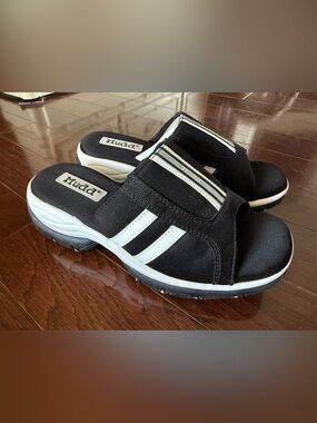 Vintage Mudd Black and White Platform Slide Sandals